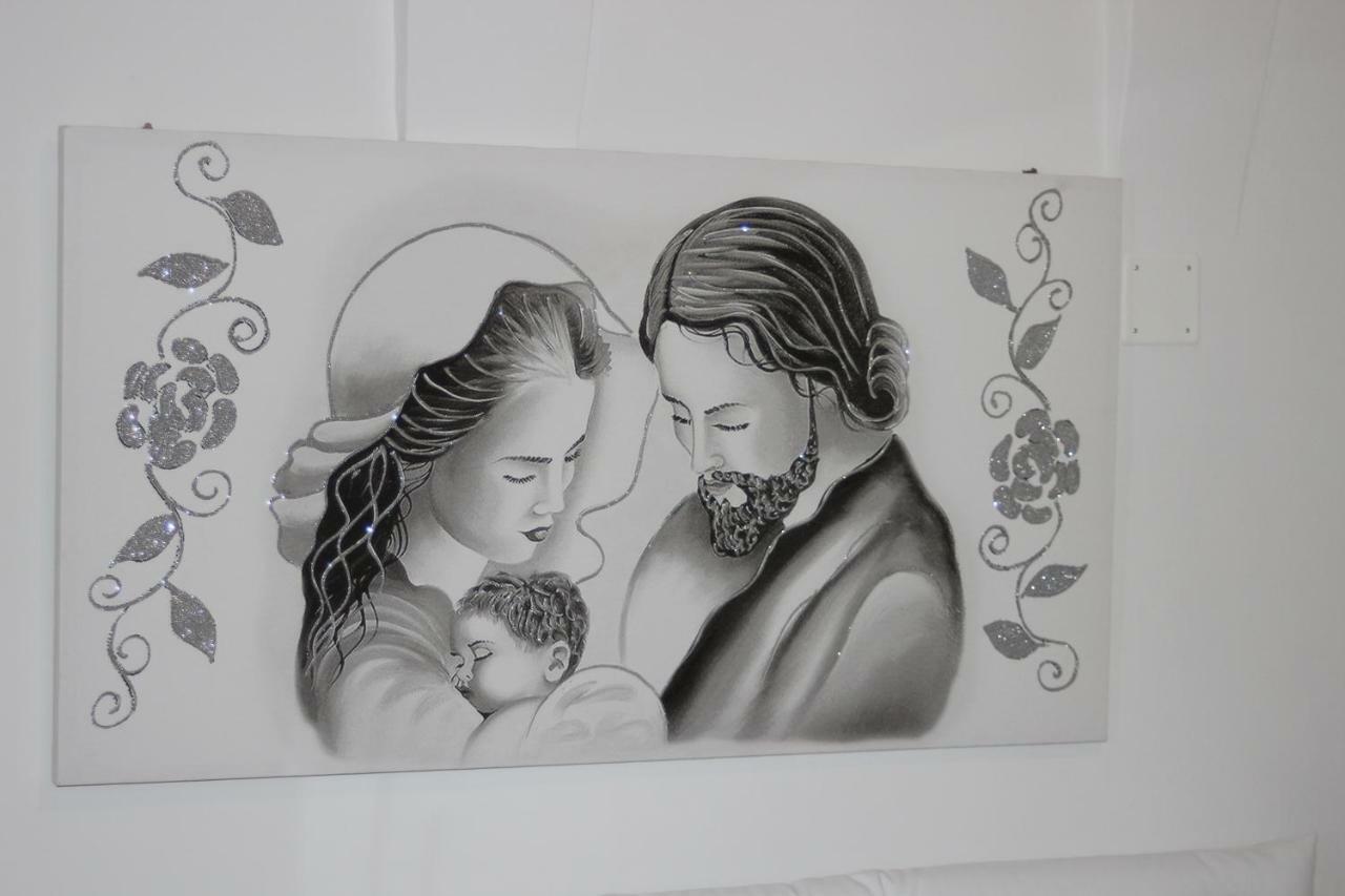 Lucy Sweet Home Monopoli Luaran gambar